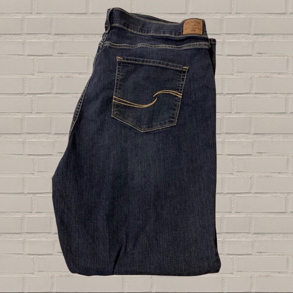 Levi Curvy Straight jeans size 22 NWOT - Picture 4 of 4